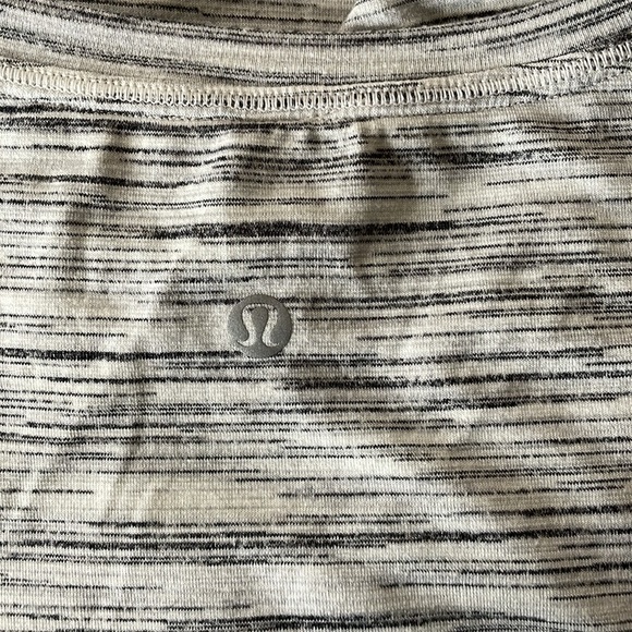 Lululemon Make Miles Count Space Dye Tee Size 6 - Picture 6 of 8